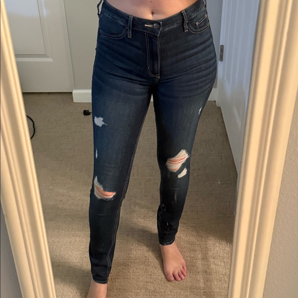 Hollister ripped skinny jeans